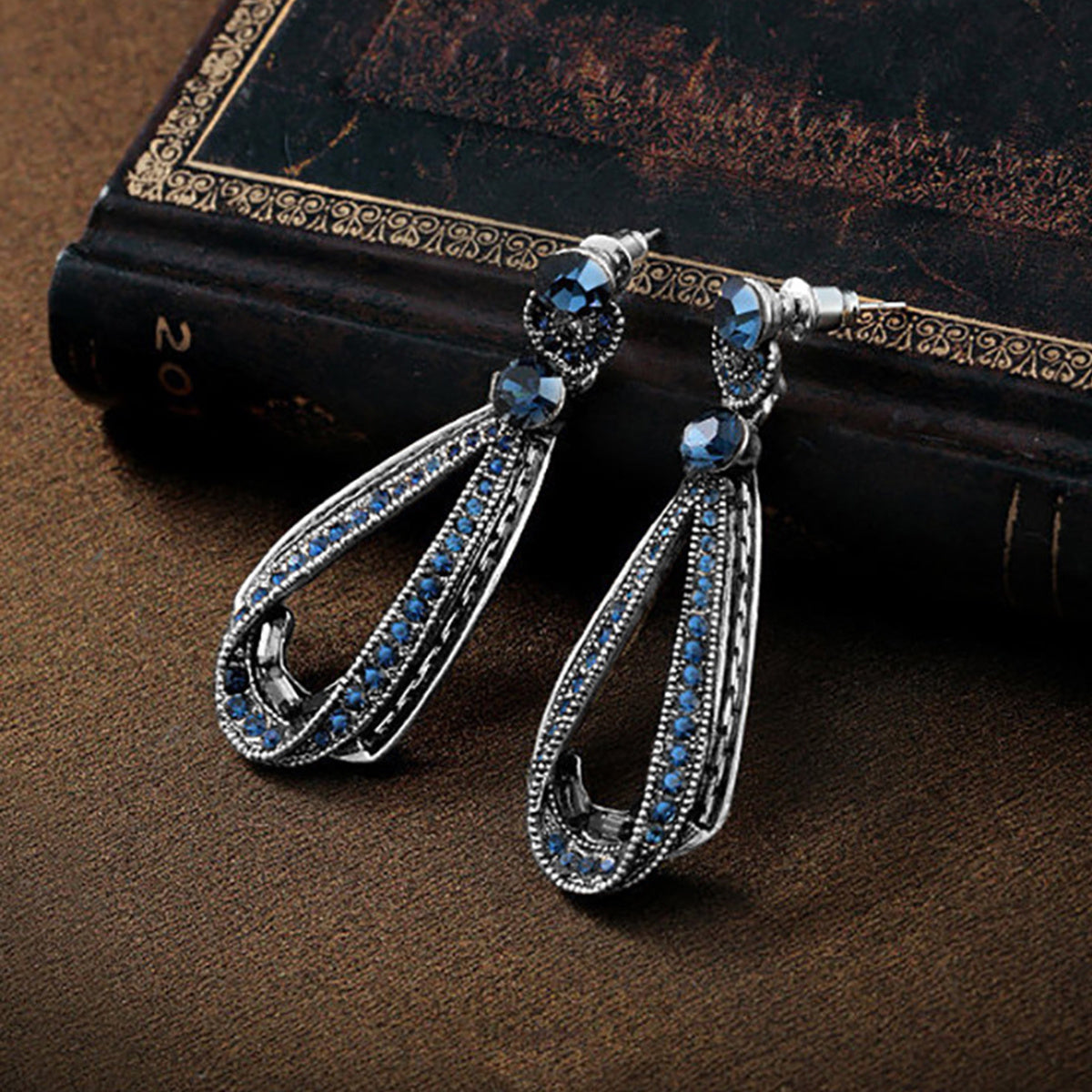 Vintage-Style Teardrop Earrings – Elegant Cubic Zirconia Jewelry for Women