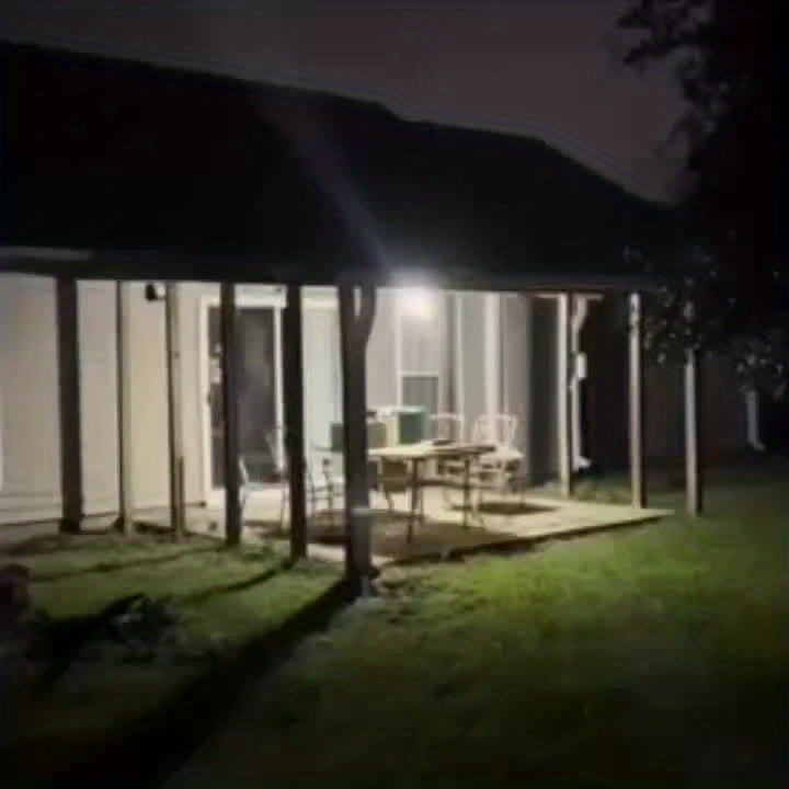 Reliable Solar Barn Light – Indoor & Outdoor Illumination