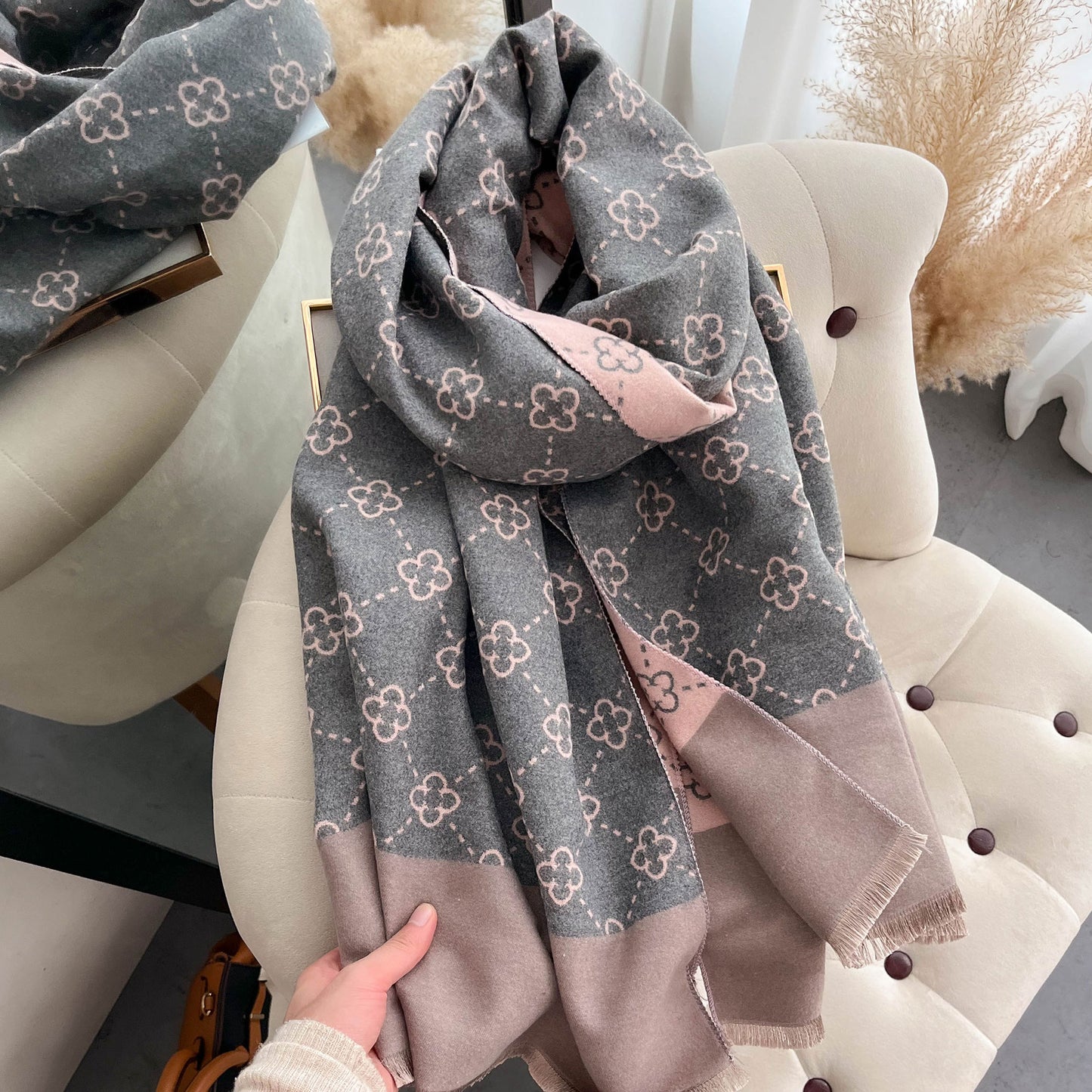 Stay Warm in Style – Sunflower Pattern Imitation Cashmere Scarf