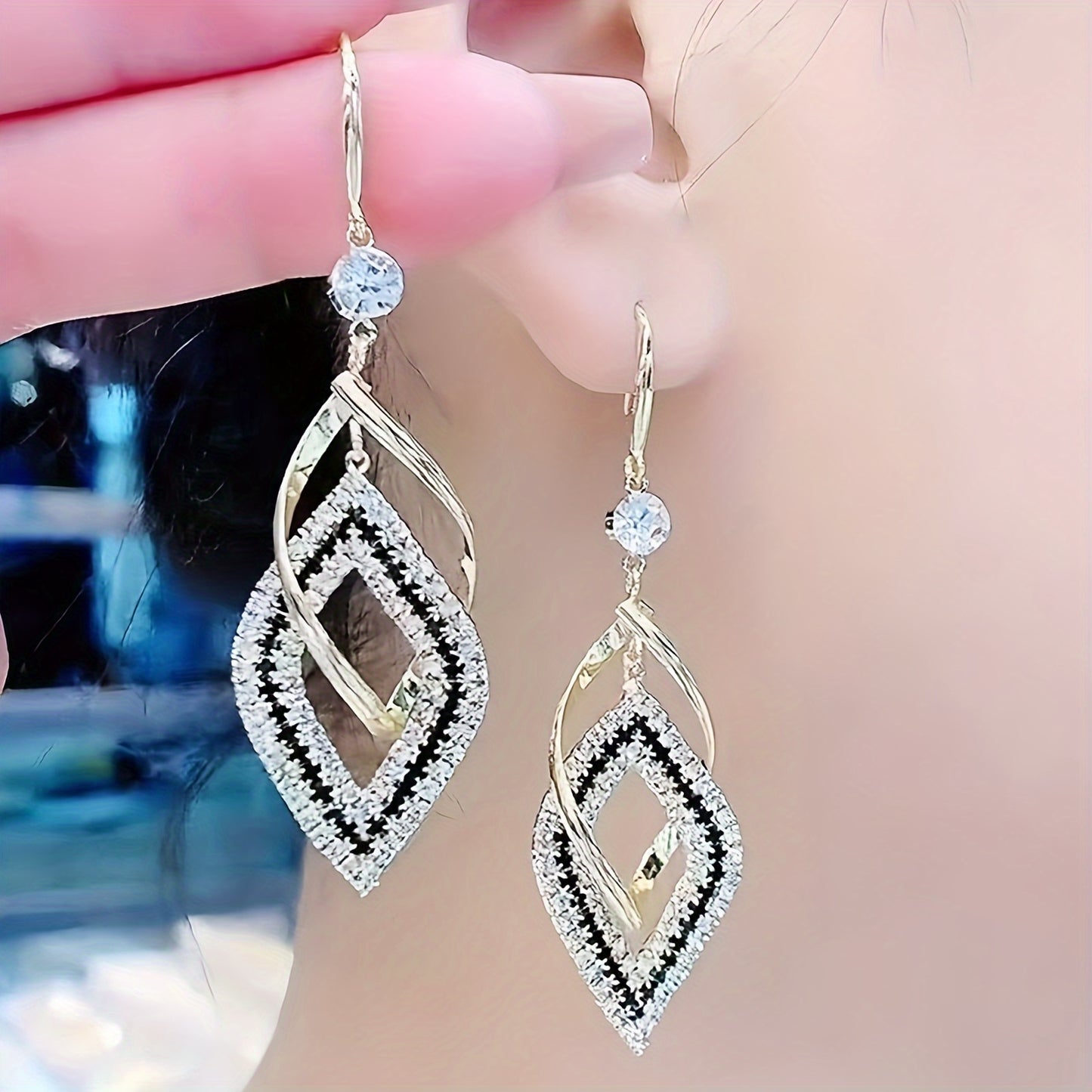 1pc Stylish Sexy Double Hollow Sparkle Pendant Earring