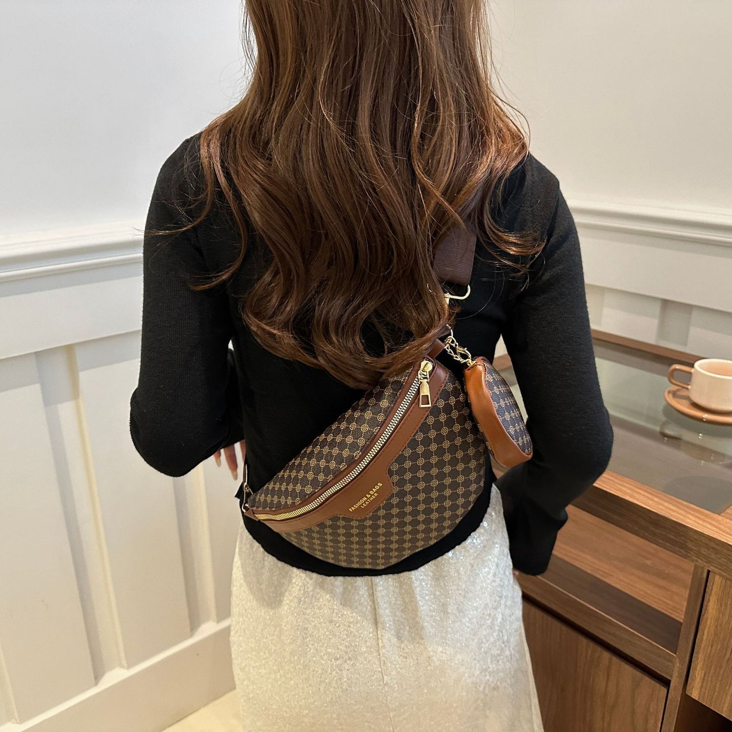 European & American Style Retro Print Crossbody Bag – Portable & Stylish