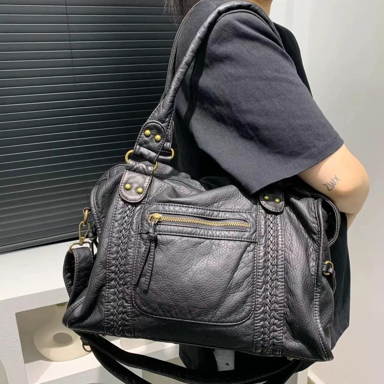 Y2K Spicy Girl One-Shoulder Crossbody Bag – Vintage Washed Leather