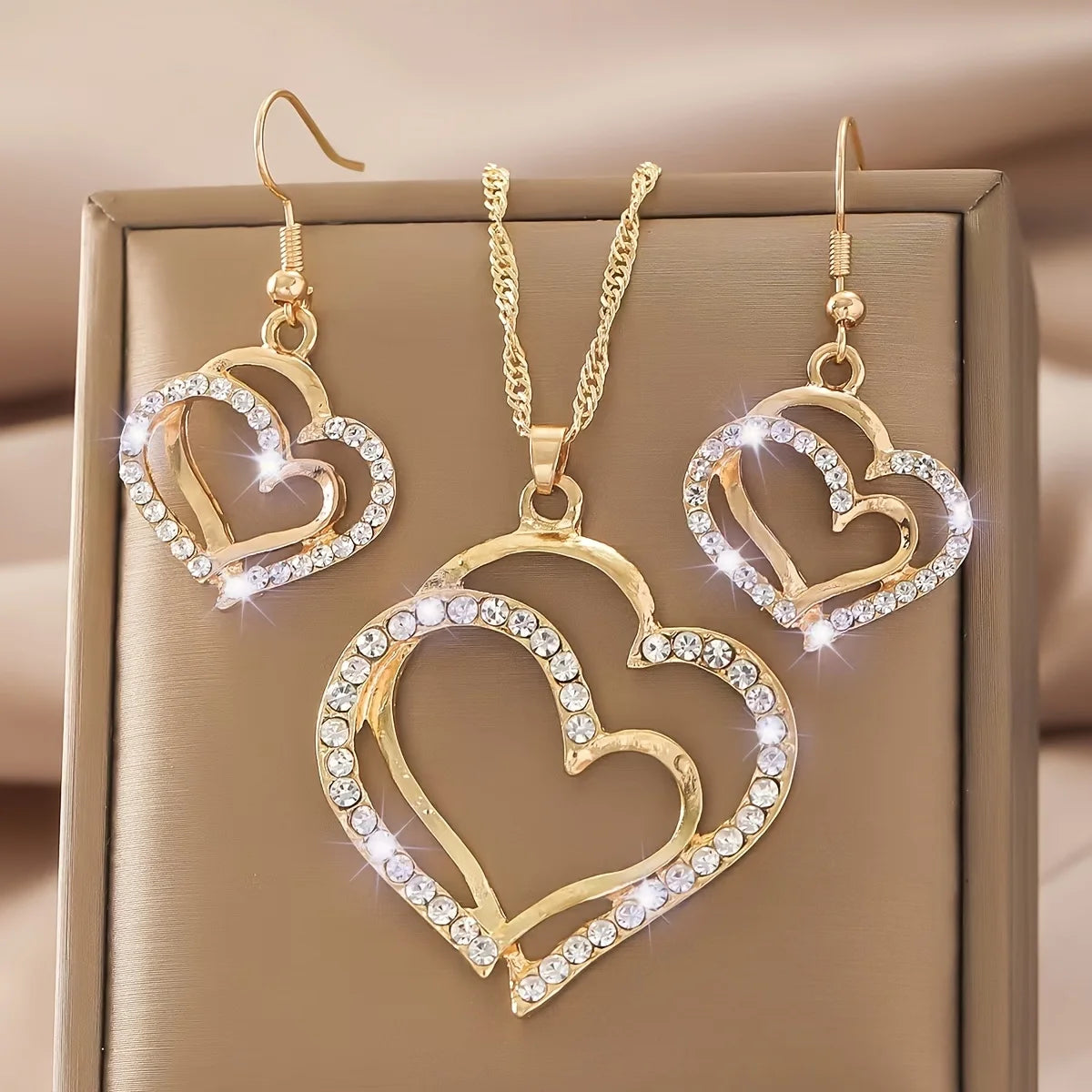 Sparkling Rhinestone Double-Layer Hollow Heart Pendant Necklace