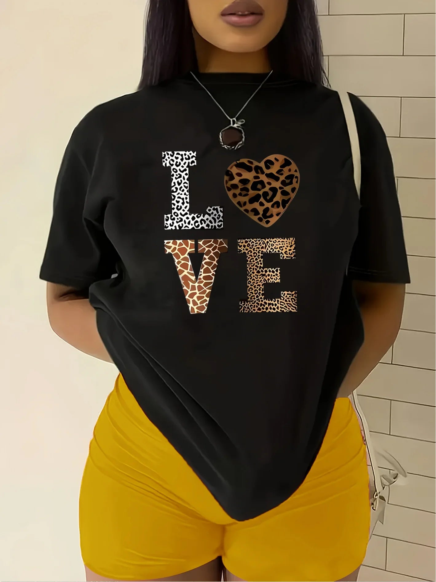 Fashion White “Love” Leopard Heart Pattern T-Shirt – Casual Round Neck Short Sleeve Tee