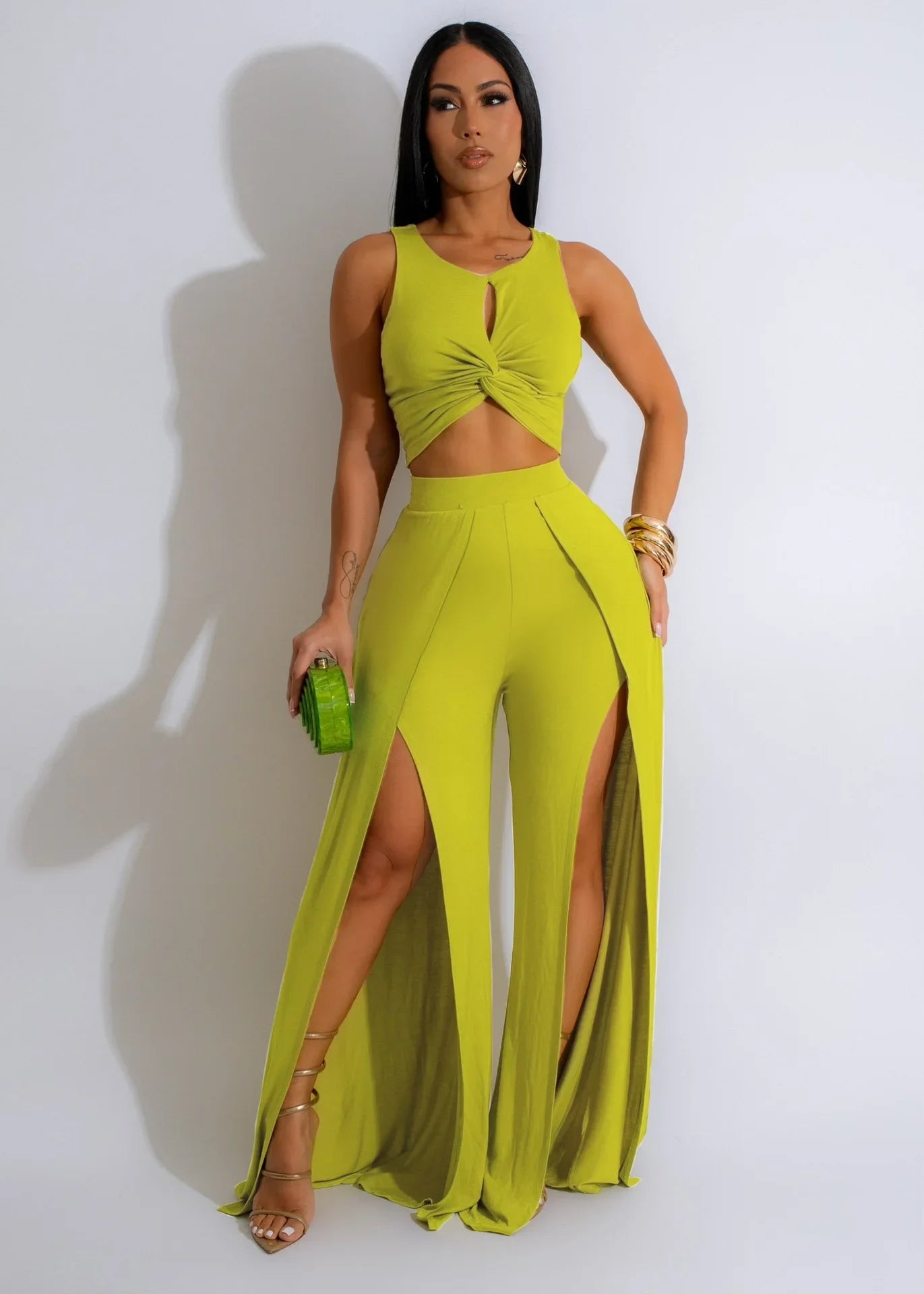 Stay Effortlessly Chic This Summer