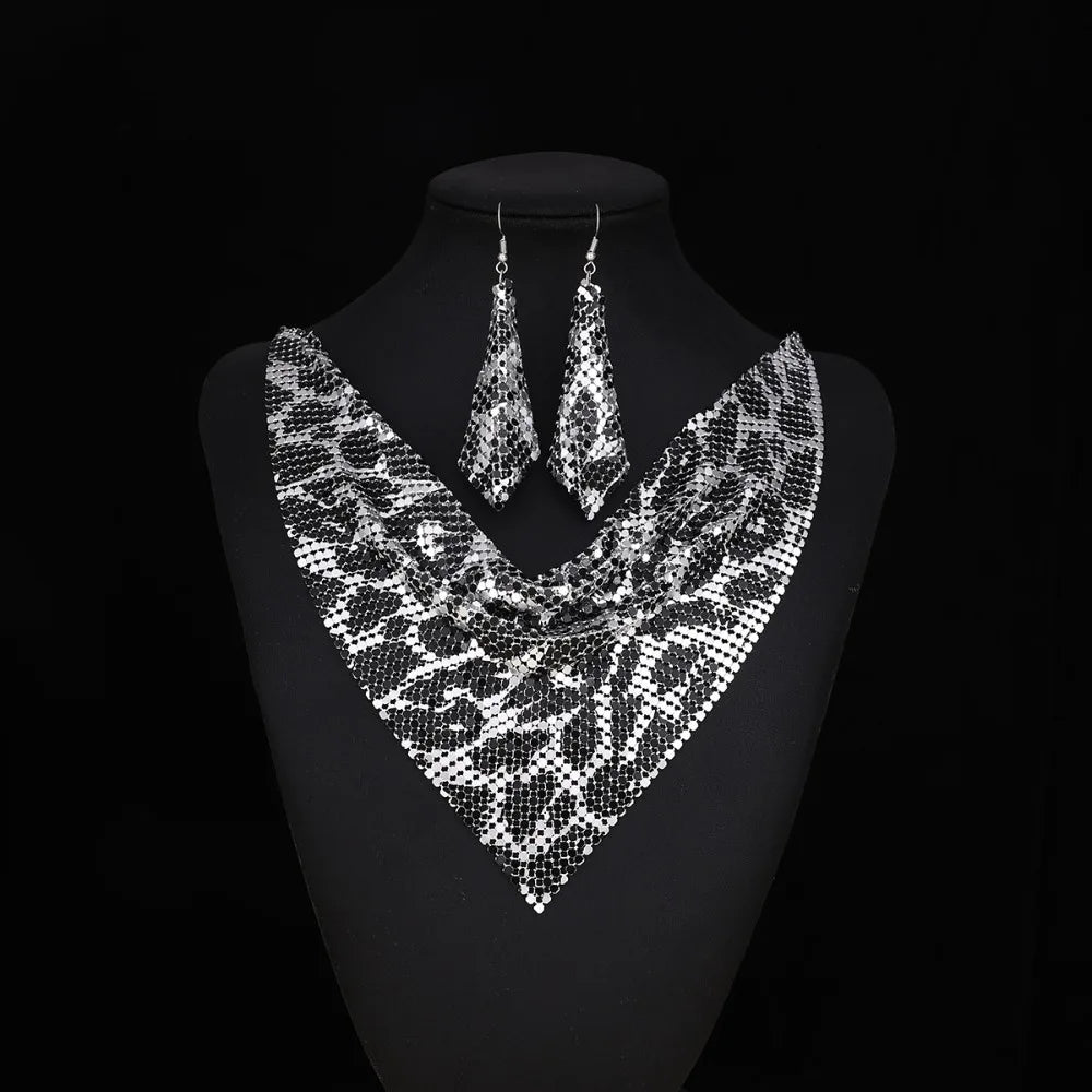 Elegant Indian Jewelry Set – Rhinestone Bib Choker with Matching Earrings