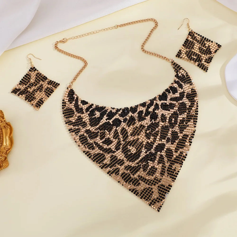 Elegant Indian Jewelry Set – Rhinestone Bib Choker with Matching Earrings