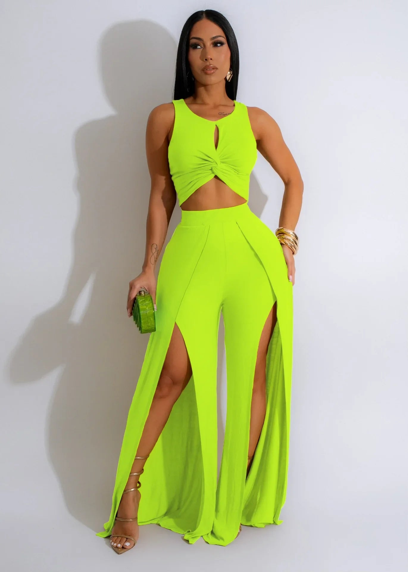 Stay Effortlessly Chic This Summer