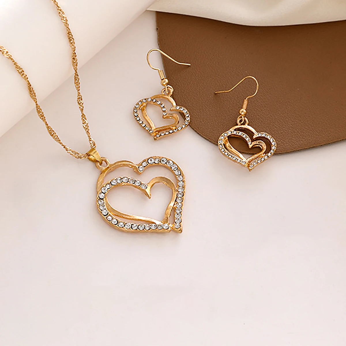 Sparkling Rhinestone Double-Layer Hollow Heart Pendant Necklace