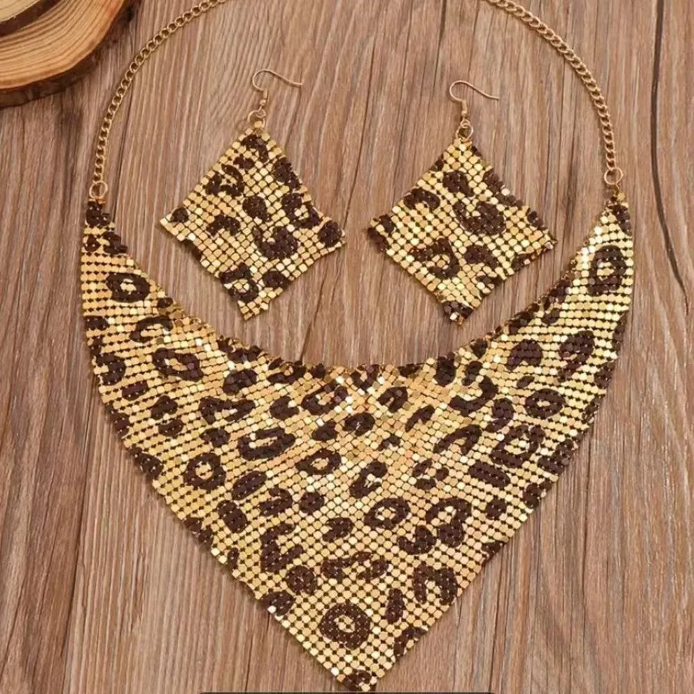 Elegant Indian Jewelry Set – Rhinestone Bib Choker with Matching Earrings