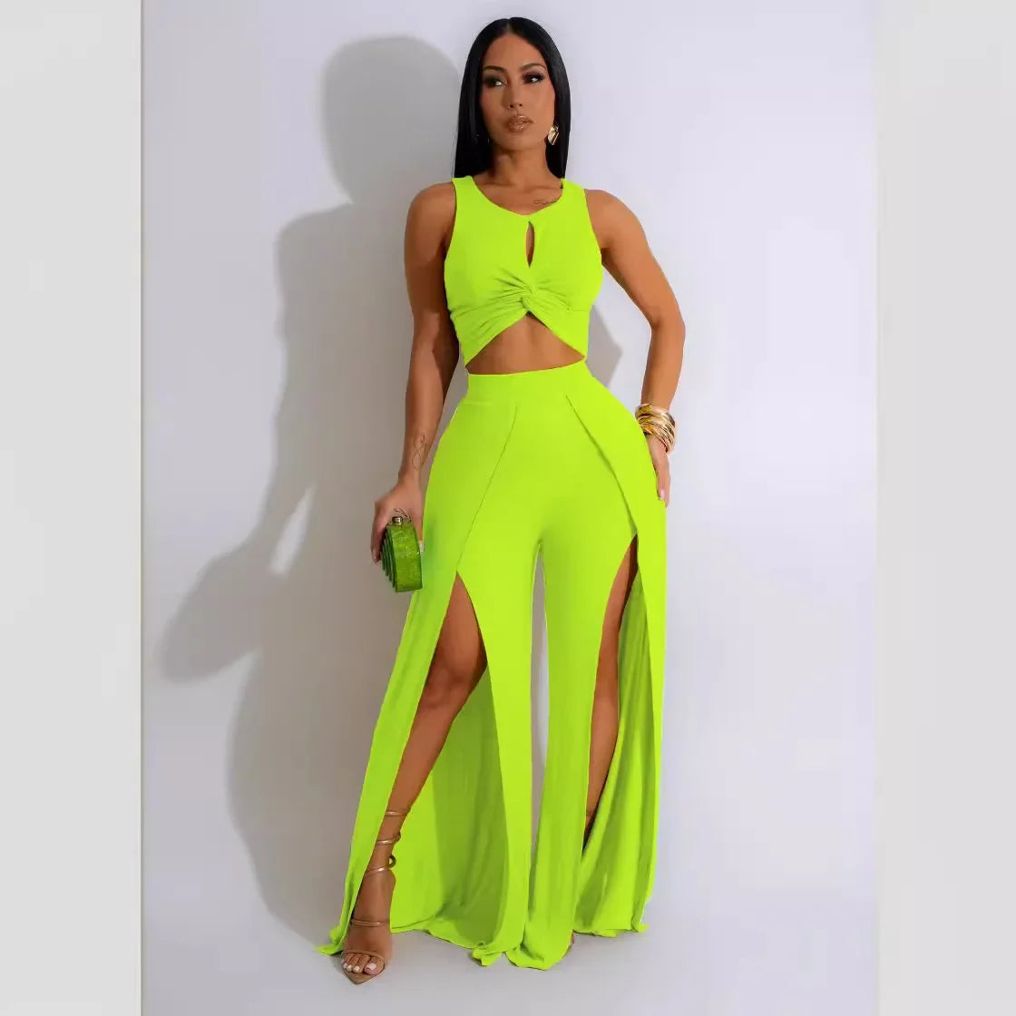 Stay Effortlessly Chic This Summer
