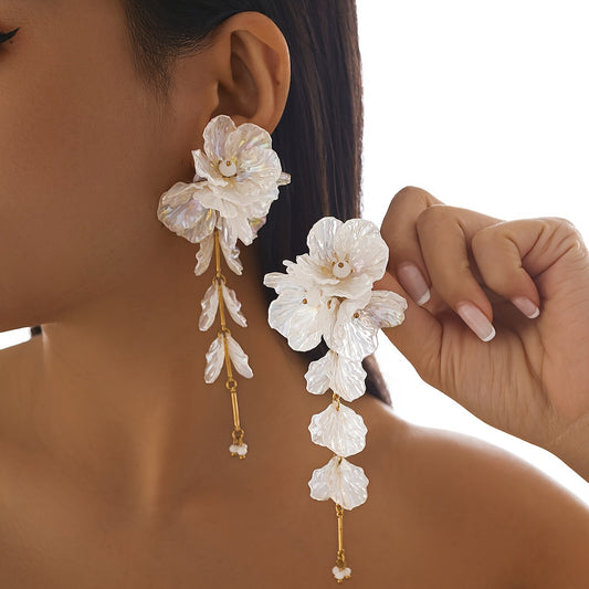 2pcs Simple Elegant White Pearl Shell Flower Earrings