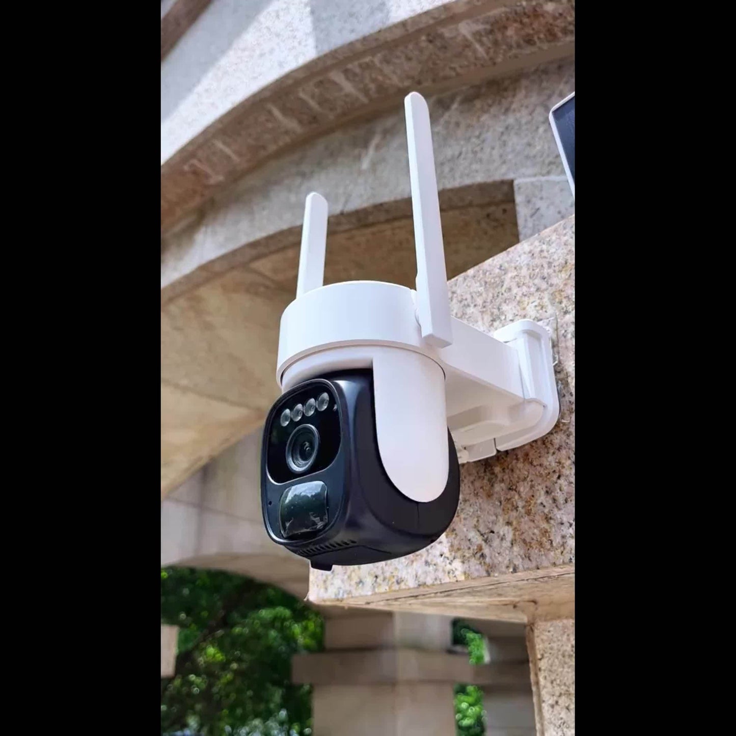 3-pack solar-powered security camera kits